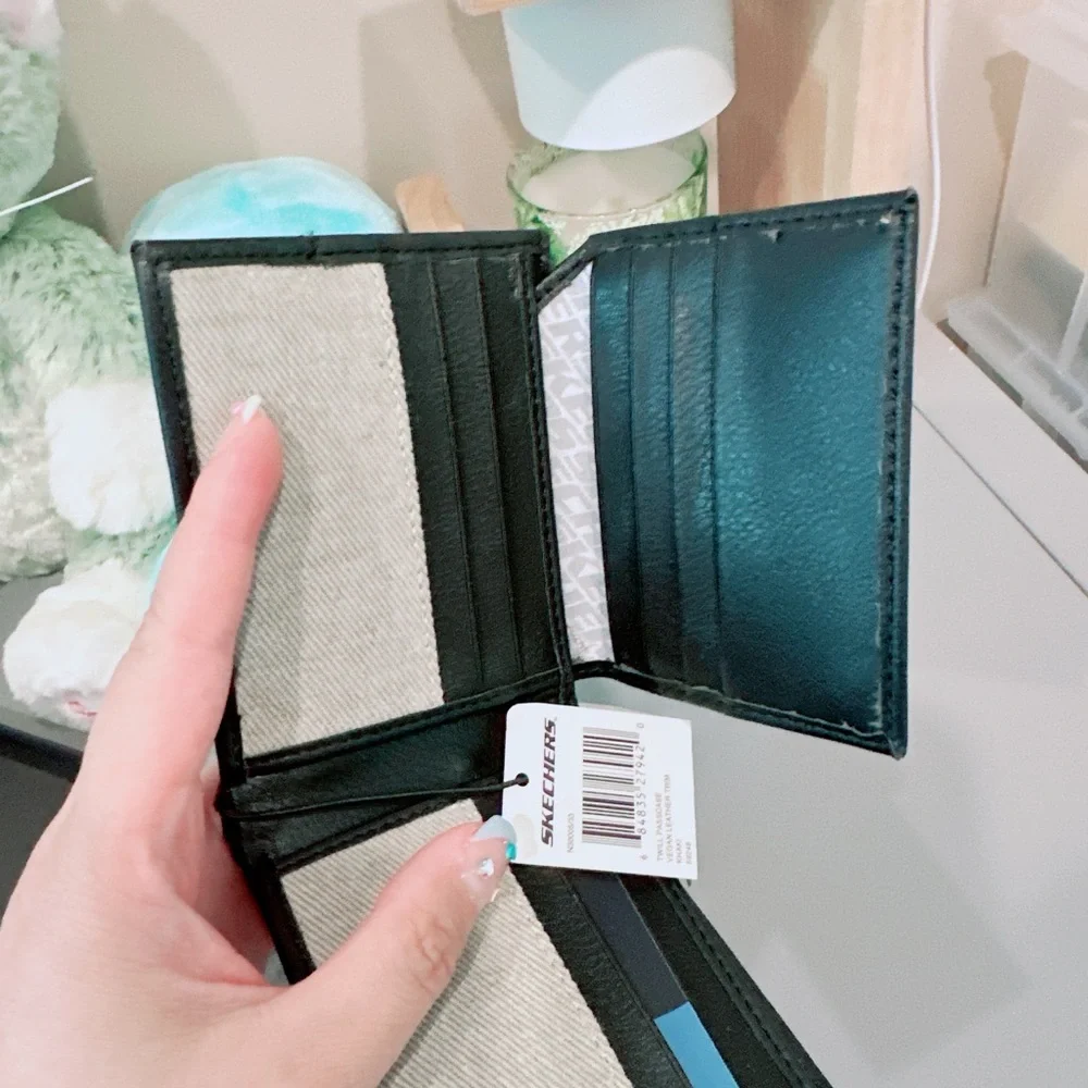 Skechers Men's Wallet with Flip Pocket/NWB